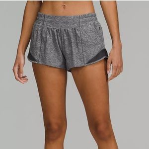 Lululemon Hotty Hot Low-Rise Lined Short 2.5"